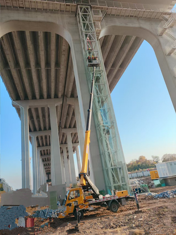 28米登高车高铁站施工现场